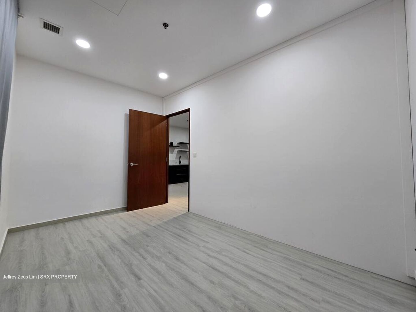 Soho Life (D15), Office #519262731